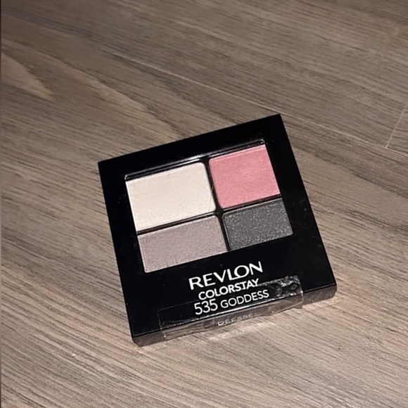 🛍️6/$25! Revlon Colorstay eyeshadow pallet - Picture 3 of 3